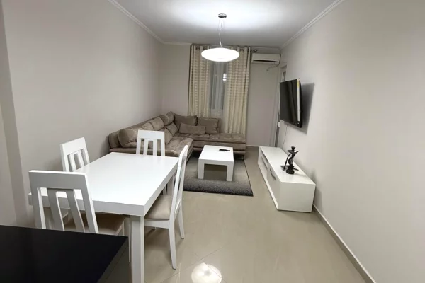 Shtepi me qera Apartament ne Tirane, 2+1, Mobilimi E mobiluar, Pagesa 65,000  Leke.
