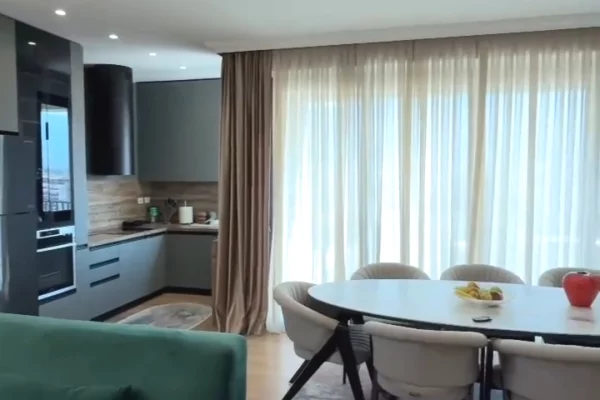 Shtepi ne shitje Apartament ne Tirane, 2+1, Mobilimi E mobiluar, Pagesa 298,000  Euro.