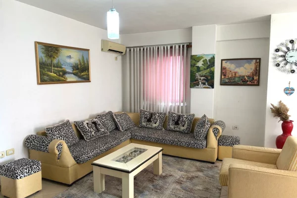 Shtepi me qera 3+1 ne Tirane - 60,000 Leke