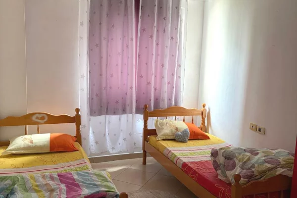 Shtepi me qera Apartament ne Tirane, 3+1, Mobilimi E mobiluar, Pagesa 60,000  Leke.