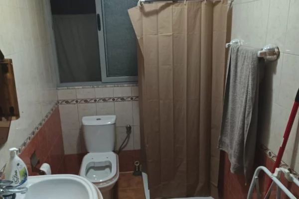 Shtepi me qera Apartament ne Tirane, 1+1, Mobilimi E mobiluar, Pagesa 40,000  Leke.