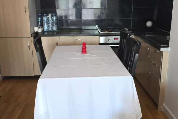 Shtepi ne shitje Apartament ne Tirane, 2+1, Mobilimi E mobiluar, Pagesa 181,500  Euro.