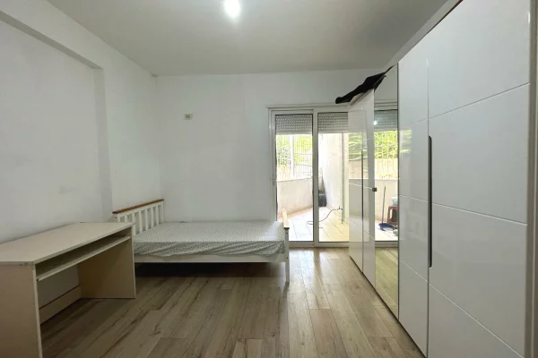 Shtepi me qera Apartament ne Tirane, 2+1, Mobilimi E mobiluar, Pagesa 40,000  Leke.