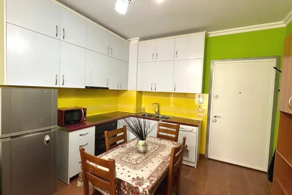 Shtepi me qera Apartament ne Tirane, 1+1, Mobilimi E mobiluar, Pagesa 50,000  Leke.