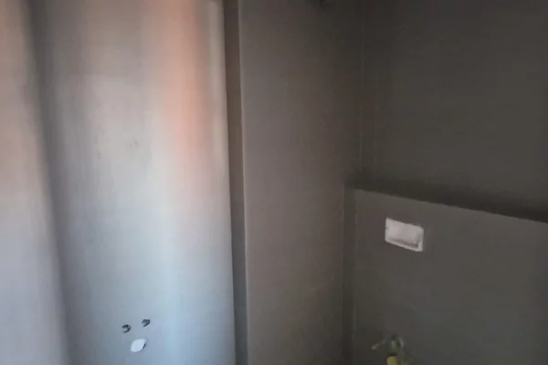 Shtepi ne shitje Apartament ne Tirane, 2+1, Mobilimi Bosh, pa mobiluar, Pagesa 188,000  Euro.