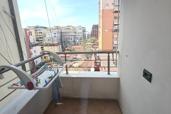 Shtepi me qera Apartament ne Tirane, 2+1, Mobilimi E mobiluar, Pagesa 820  Euro.