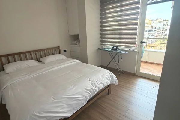 Shtepi me qera Apartament ne Tirane, 2+1, Mobilimi E mobiluar, Pagesa 820  Euro.
