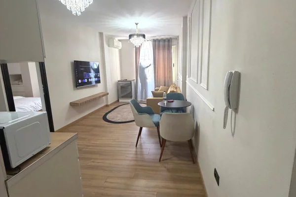 Shtepi me qera Apartament ne Tirane, 2+1, Mobilimi E mobiluar, Pagesa 820  Euro.
