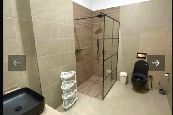 Shtepi ne shitje Apartament ne Tirane, 2+1, Mobilimi E mobiluar, Pagesa 225,000  Euro.