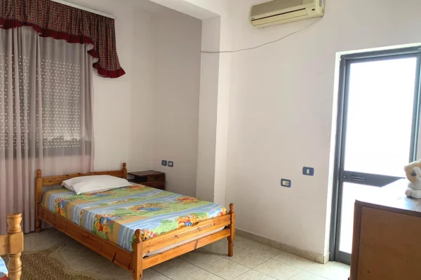 Shtepi me qera Apartament ne Tirane, 3+1, Mobilimi E mobiluar, Pagesa 45,000  Leke.