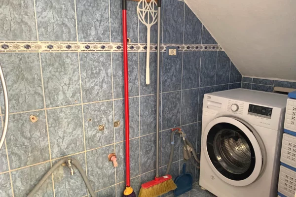 Shtepi me qera Apartament ne Tirane, 3+1, Mobilimi E mobiluar, Pagesa 45,000  Leke.