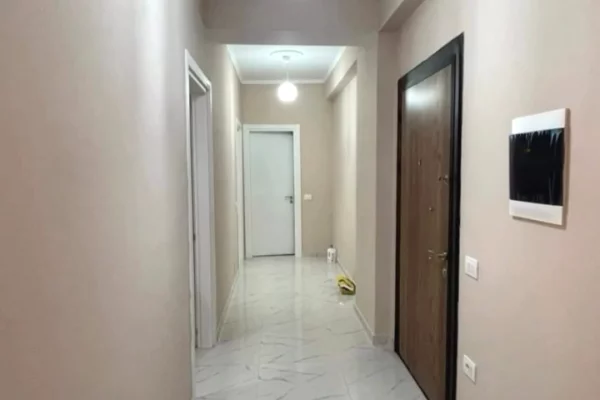 Shtepi me qera Apartament ne Tirane, 2+1, Mobilimi E mobiluar, Pagesa 55,000  Leke.