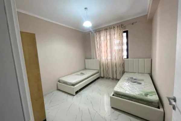 Shtepi me qera Apartament ne Tirane, 2+1, Mobilimi E mobiluar, Pagesa 55,000  Leke.