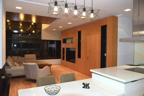 Shtepi me qera Vila Luksoze ne Tirane, 4+1, Mobilimi E mobiluar, Pagesa 3,000  Euro.