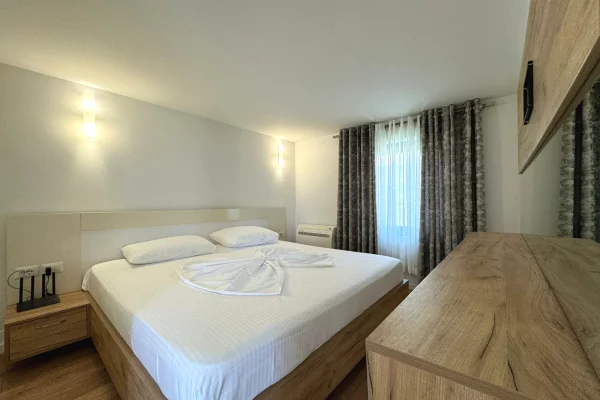 Shtepi me qera Vila Luksoze ne Tirane, 4+1, Mobilimi E mobiluar, Pagesa 3,000  Euro.