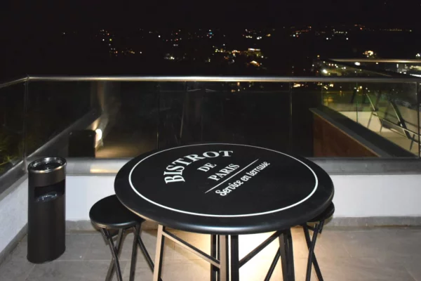 Shtepi me qera Vila Luksoze ne Tirane, 4+1, Mobilimi E mobiluar, Pagesa 3,000  Euro.