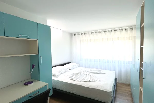 Shtepi me qera Vila Luksoze ne Tirane, 4+1, Mobilimi E mobiluar, Pagesa 3,000  Euro.