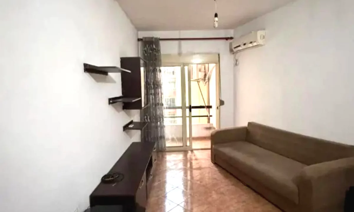 Shtepi ne shitje Apartament ne Tirane, 1+1, Mobilimi E mobiluar, Pagesa 82,000  Euro.