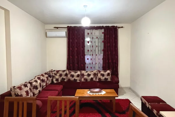 Shtepi me qera 2+1 ne Tirane - 50,000 Leke