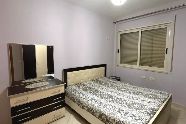 Shtepi me qera Apartament ne Tirane, 2+1, Mobilimi E mobiluar, Pagesa 50,000  Leke.
