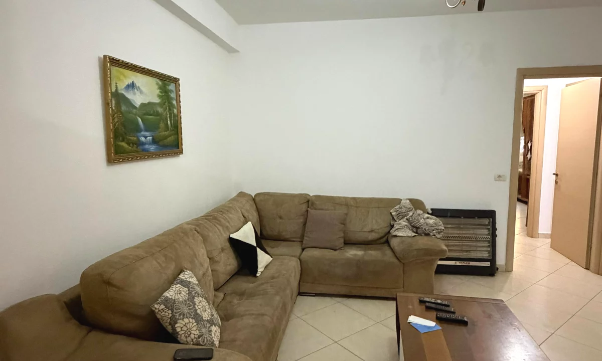 Shtepi me qera Apartament ne Tirane, 2+1, Mobilimi E mobiluar, Pagesa 40,000  Leke.