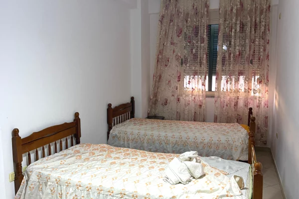 Shtepi me qera Apartament ne Tirane, 2+1, Mobilimi E mobiluar, Pagesa 40,000  Leke.