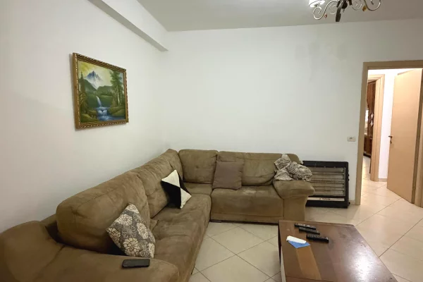 Shtepi me qera 2+1 ne Tirane - 40,000 Leke