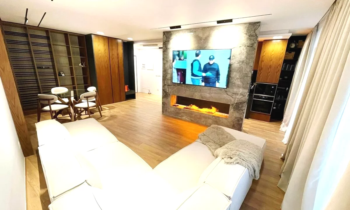 Shtepi me qera Apartament ne Tirane, 2+1, Mobilimi E mobiluar, Pagesa 2,100  Euro.