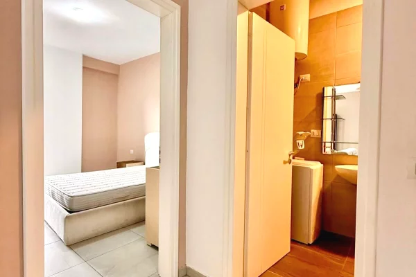 Shtepi ne shitje Apartament ne Tirane, 1+1, Mobilimi E mobiluar, Pagesa 195,000  Euro.