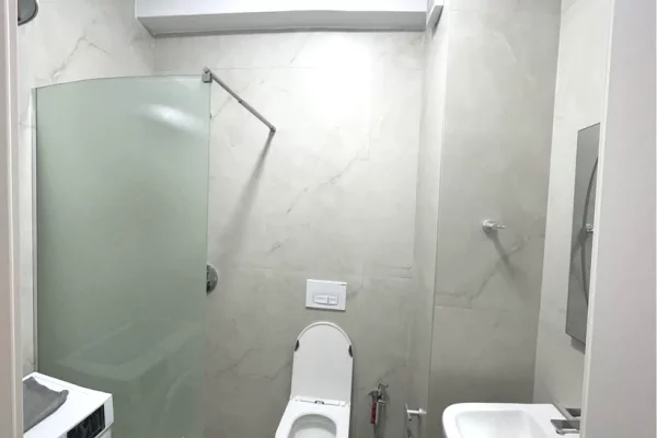 Shtepi me qera Apartament ne Tirane, 1+1, Mobilimi Pjeserisht e mobiluar, Pagesa 35,000  Leke.