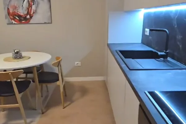 Shtepi ne shitje Apartament ne Tirane, 2+1, Mobilimi E mobiluar, Pagesa 235,000  Euro.