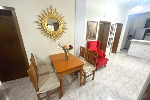 Shtepi me qera Apartament ne Tirane, 3+1, Mobilimi E mobiluar, Pagesa 800  Euro.