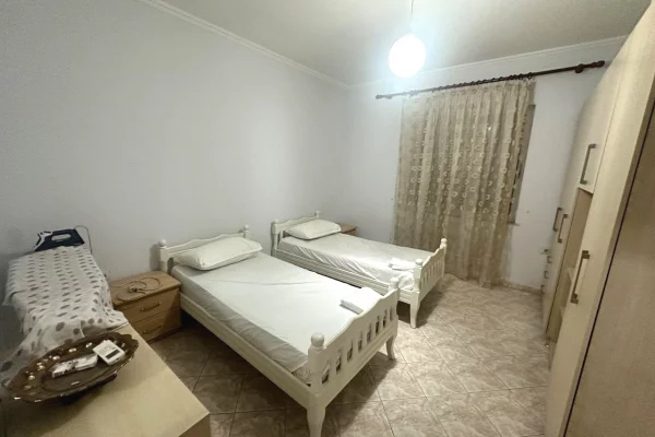 Shtepi me qera Apartament ne Tirane, 3+1, Mobilimi E mobiluar, Pagesa 800  Euro.