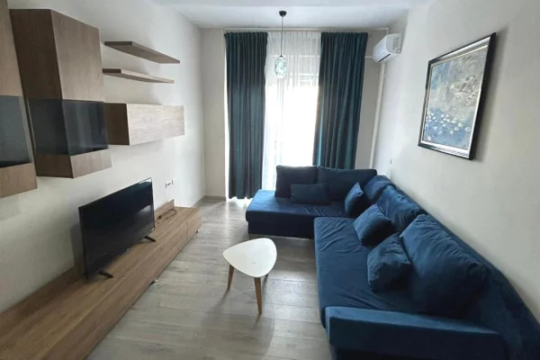 Jepet me qera apartament 1+1 – Xhamllik