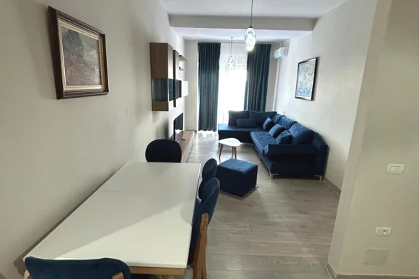 Shtepi me qera Apartament ne Tirane, 1+1, Mobilimi E mobiluar, Pagesa 55,000  Leke.