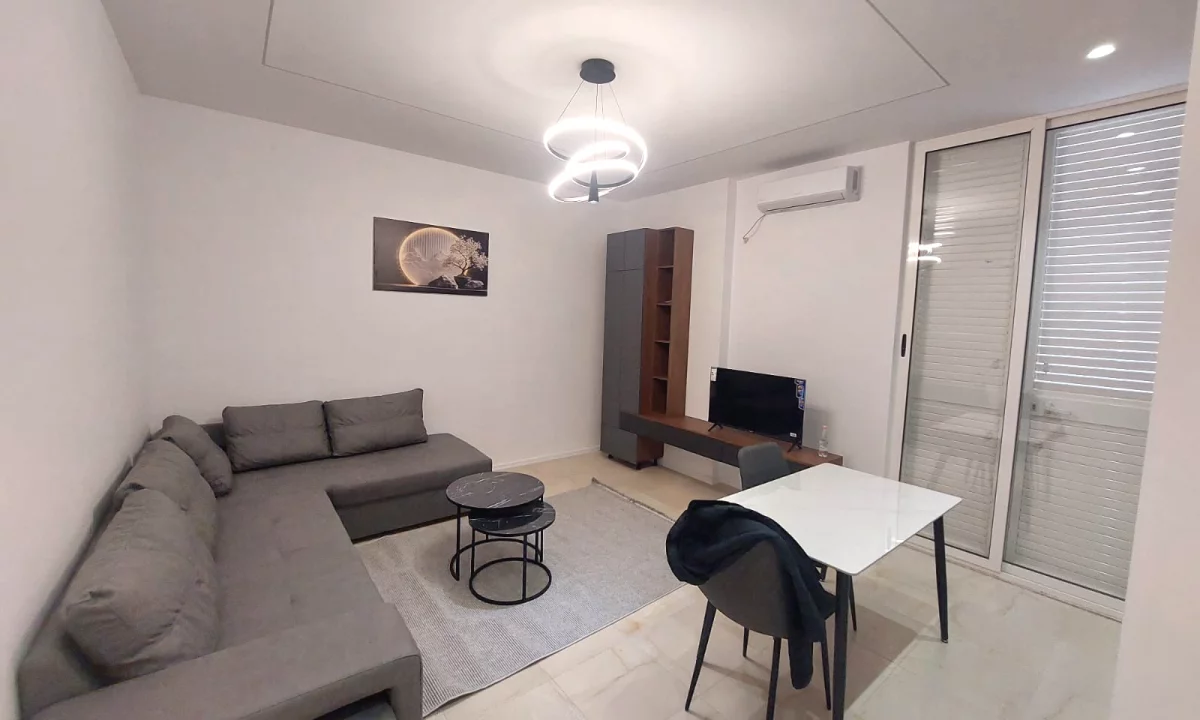 Shtepi me qera Apartament ne Tirane, 1+1, Mobilimi E mobiluar, Pagesa 600  Euro.