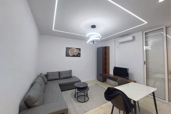 Shtepi me qera Apartament ne Tirane, 1+1, Mobilimi E mobiluar, Pagesa 600  Euro.