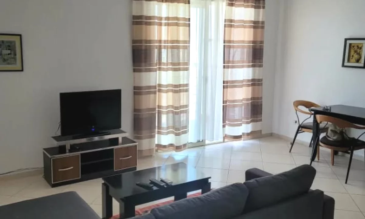 Shtepi me qera Apartament ne Tirane, 1+1, Mobilimi E mobiluar, Pagesa 35,000  Leke.