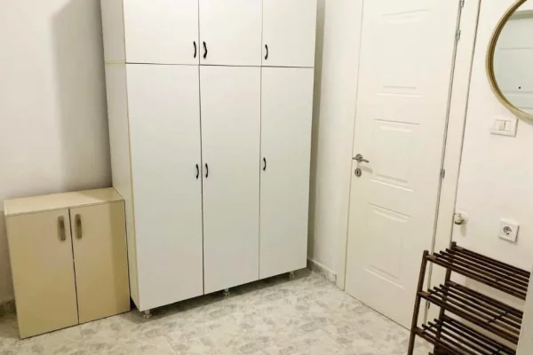 Shtepi me qera Apartament ne Tirane, 1+1, Mobilimi E mobiluar, Pagesa 50,000  Leke.