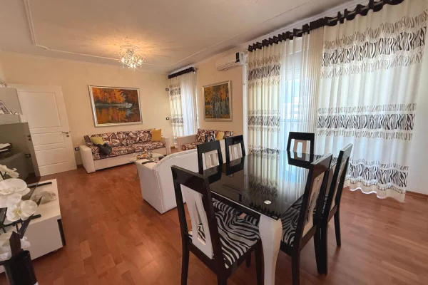 Shtepi ne shitje Duplex(shtepi me 2 kate) ne Tirane, 2+1, Mobilimi E mobiluar, Pagesa 186,000  Euro.