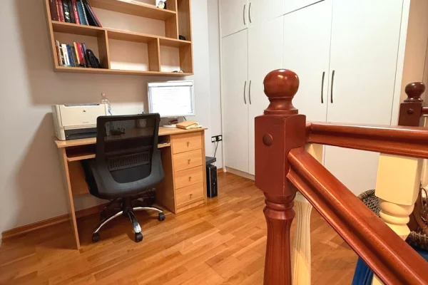 Shtepi ne shitje Duplex(shtepi me 2 kate) ne Tirane, 2+1, Mobilimi E mobiluar, Pagesa 186,000  Euro.