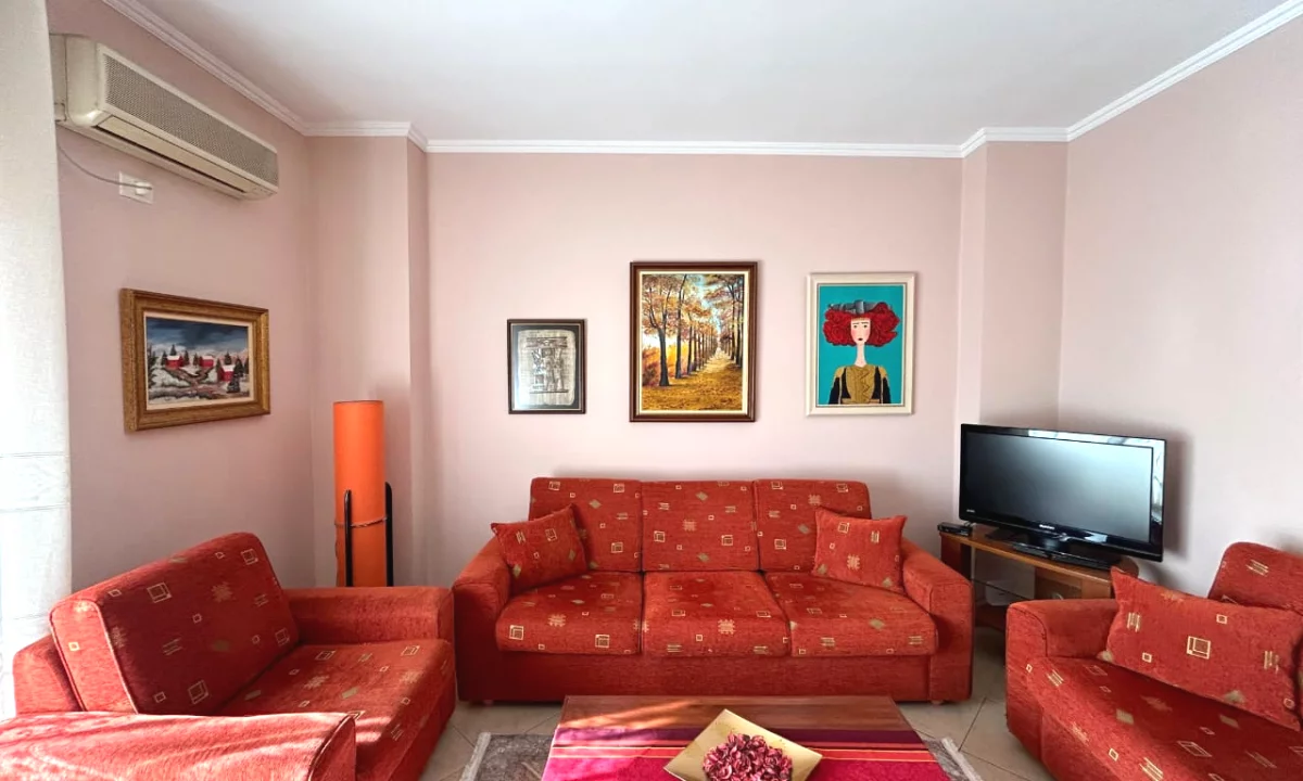 Shtepi me qera Apartament ne Tirane, 1+1, Mobilimi E mobiluar, Pagesa 800  Euro.