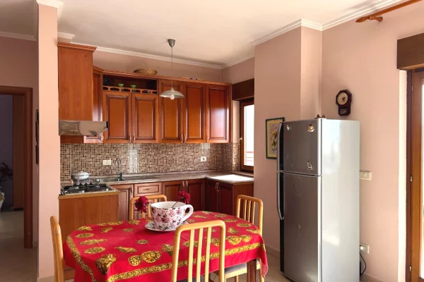 Shtepi me qera Apartament ne Tirane, 1+1, Mobilimi E mobiluar, Pagesa 800  Euro.