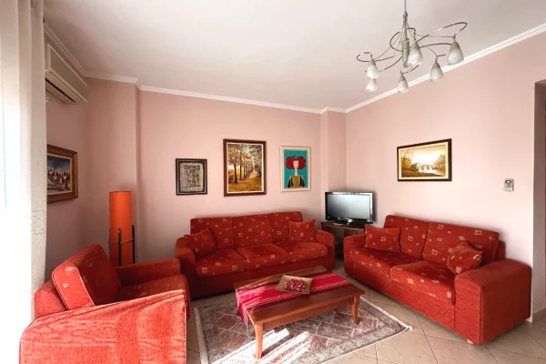 Shtepi me qera Apartament ne Tirane, 1+1, Mobilimi E mobiluar, Pagesa 800  Euro.