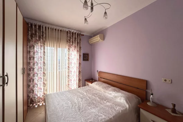 Shtepi me qera Apartament ne Tirane, 1+1, Mobilimi E mobiluar, Pagesa 800  Euro.