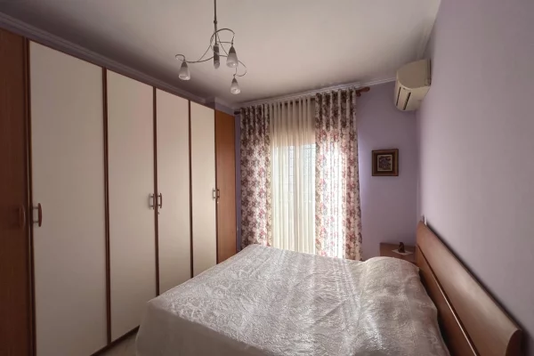 Shtepi me qera Apartament ne Tirane, 1+1, Mobilimi E mobiluar, Pagesa 800  Euro.