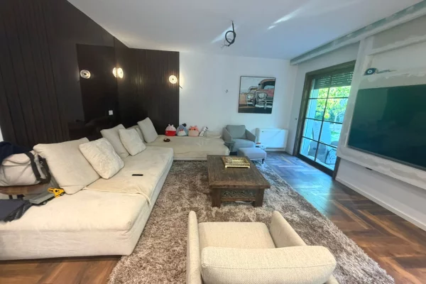 Shtepi me qera 5+1 ne Tirane - 5,000 Euro