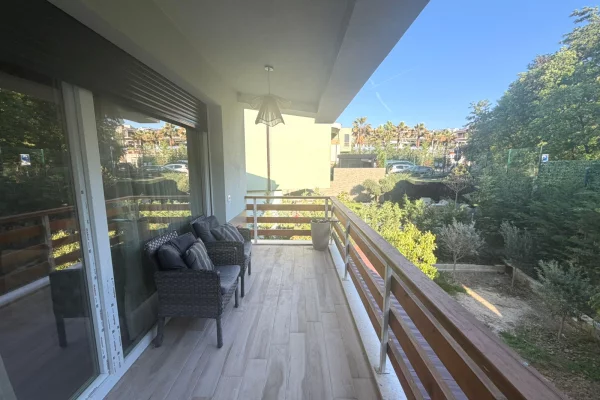 Shtepi me qera Vila Luksoze ne Tirane, 5+1, Mobilimi E mobiluar, Pagesa 5,000  Euro.