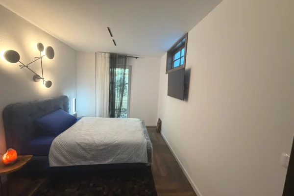 Shtepi me qera Vila Luksoze ne Tirane, 5+1, Mobilimi E mobiluar, Pagesa 5,000  Euro.