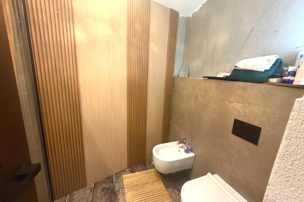 Shtepi me qera Vila Luksoze ne Tirane, 5+1, Mobilimi E mobiluar, Pagesa 5,000  Euro.